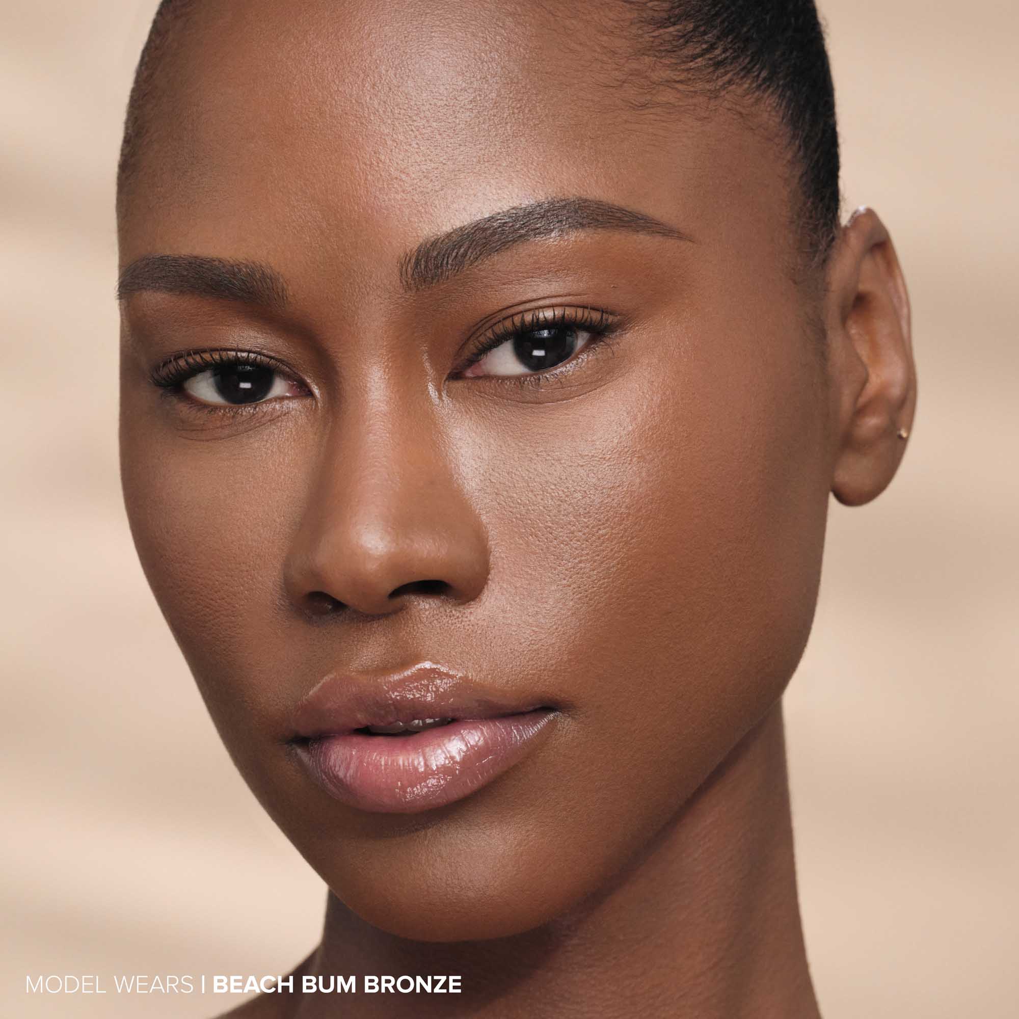 Smooth_Blur_Bronzer_model_beachbumbronzer.jpg