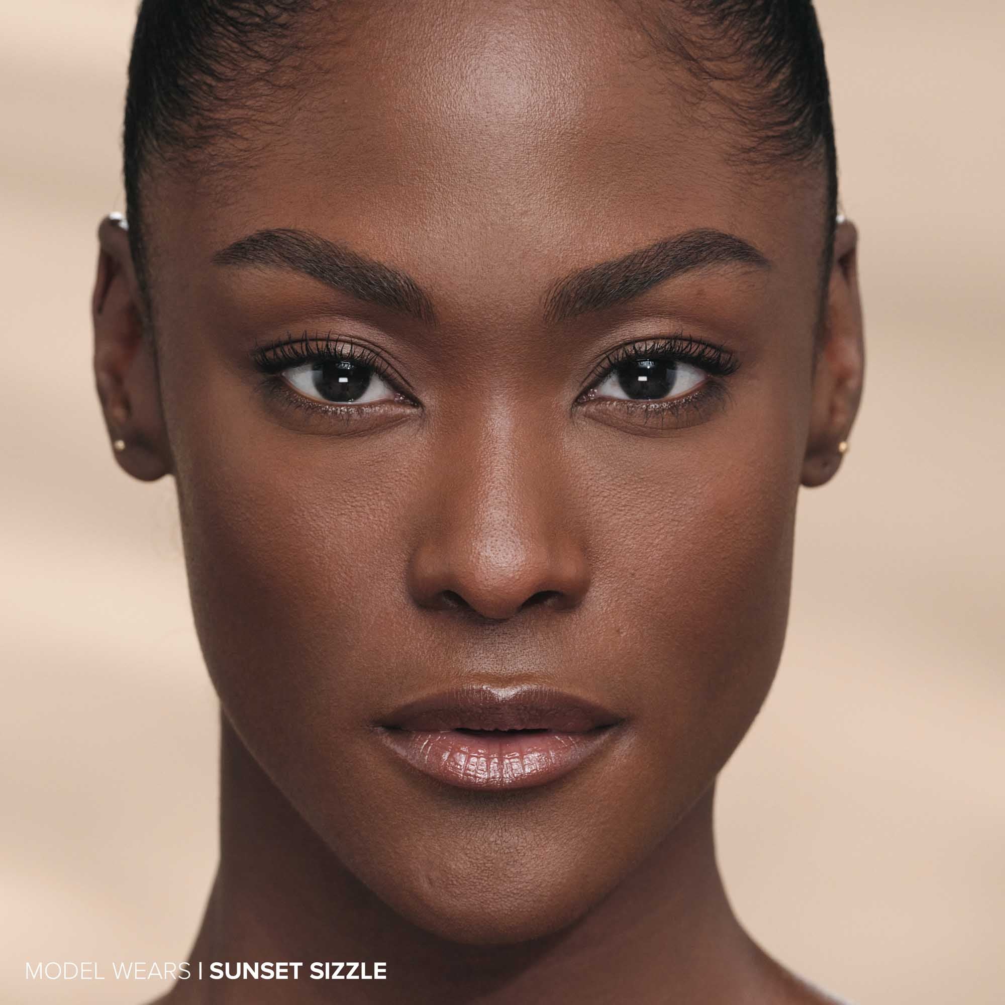 Smooth_Blur_Bronzer_model_sunsetsizzle.jpg
